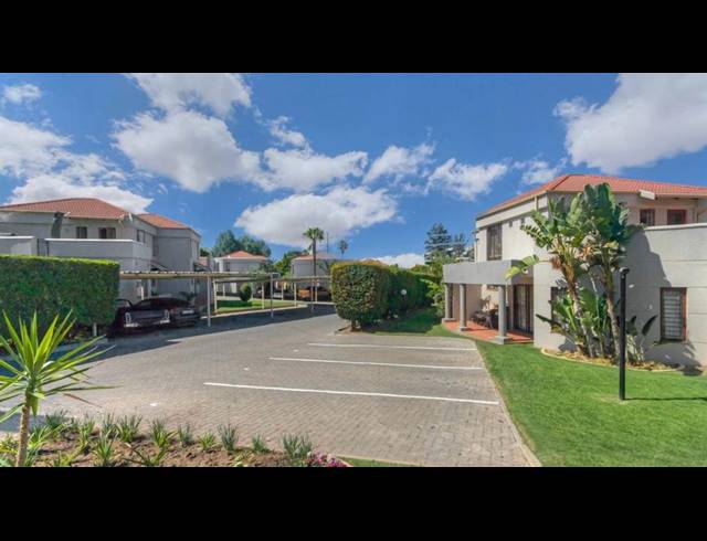 2 BEDROOM TOWNHOUSE TO LET IN LONEHILL